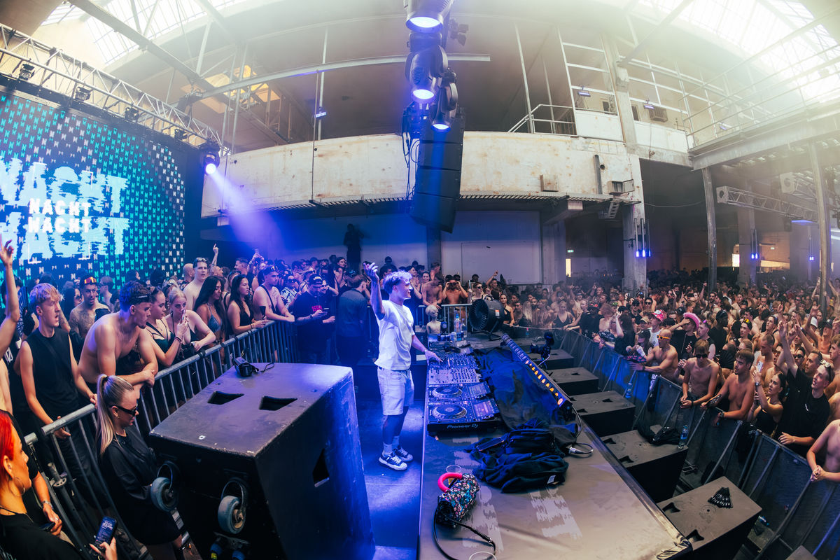 Loading... just a sec